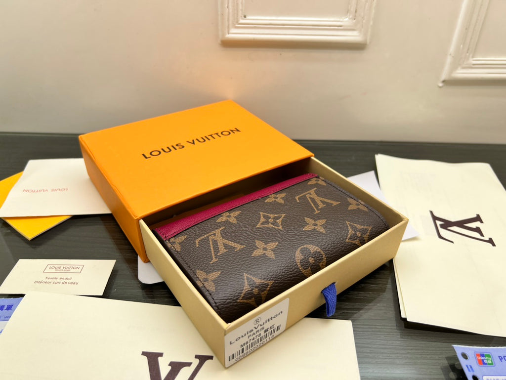 B1N55E43 Popular  leather wallets
