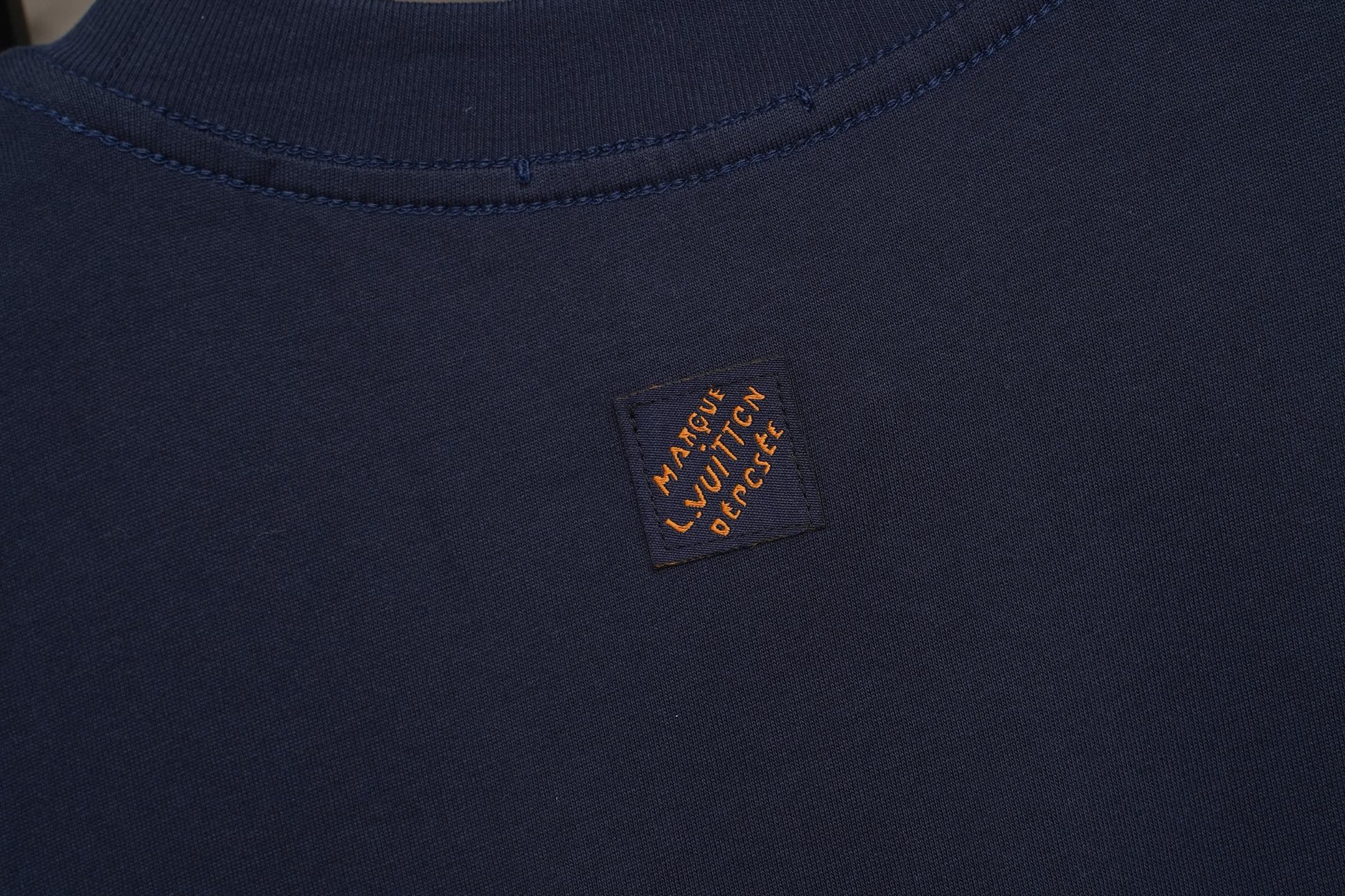 U1R76E18 Popular T-shirts