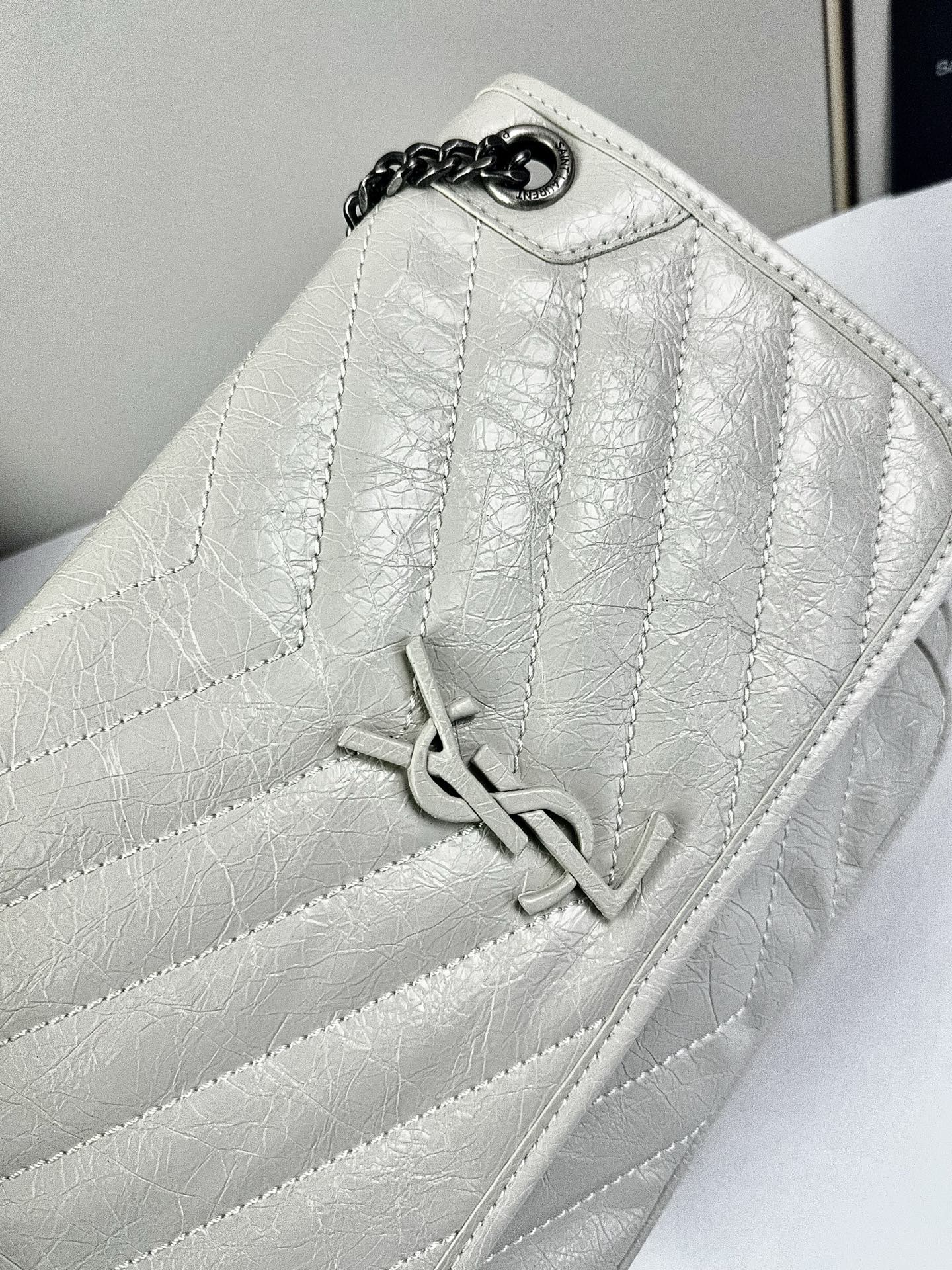 B1R76SL16 Popular leather bag