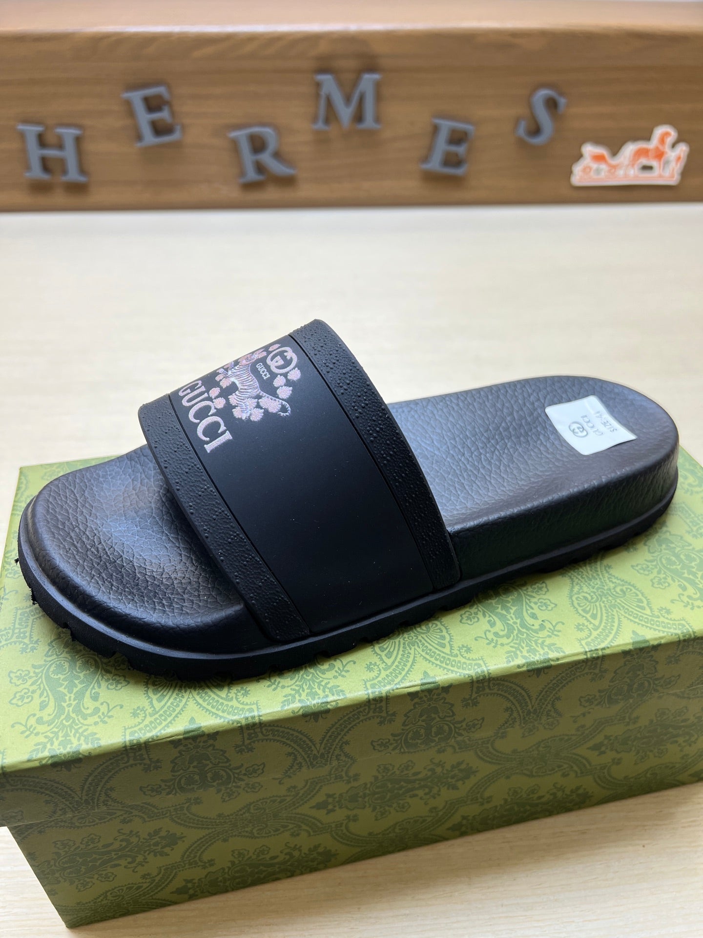 Z5R66B29 Popular Slippers