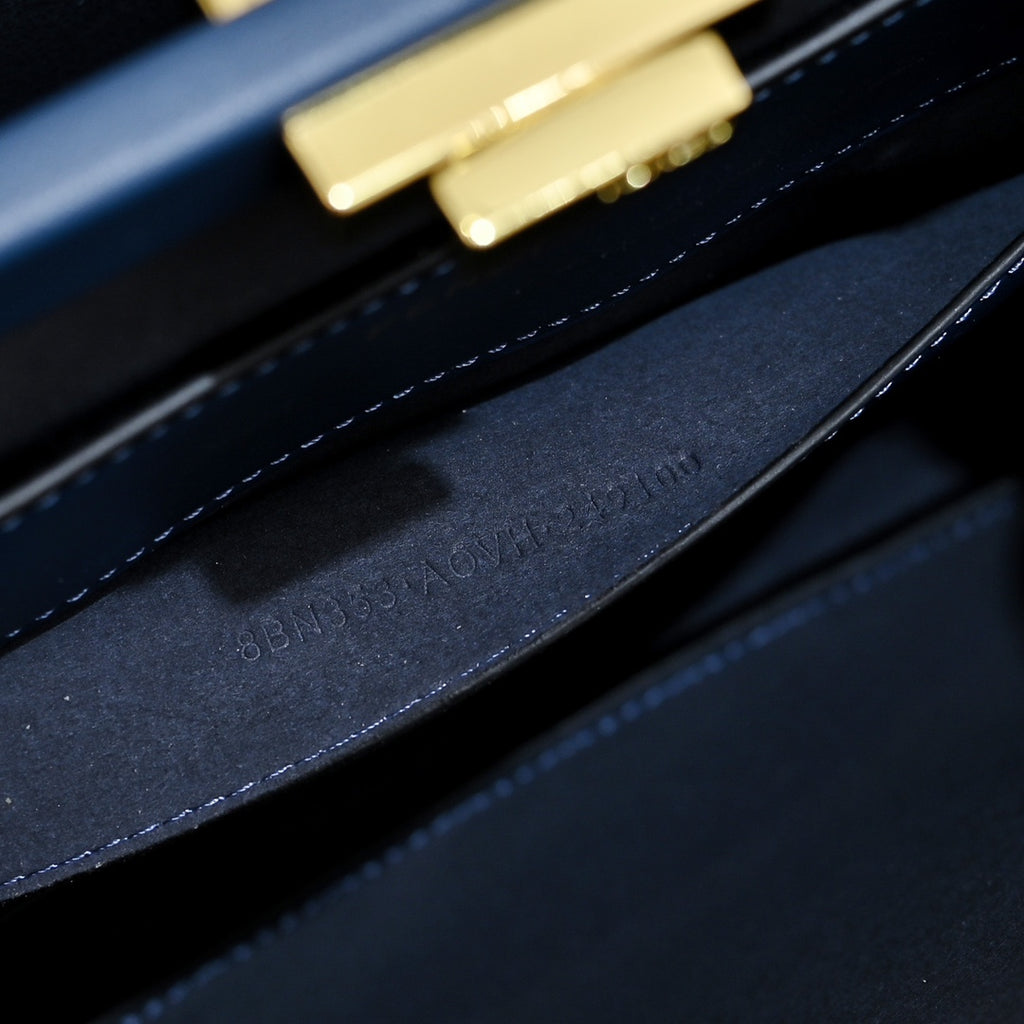 B1P36F98 Popular leather bag