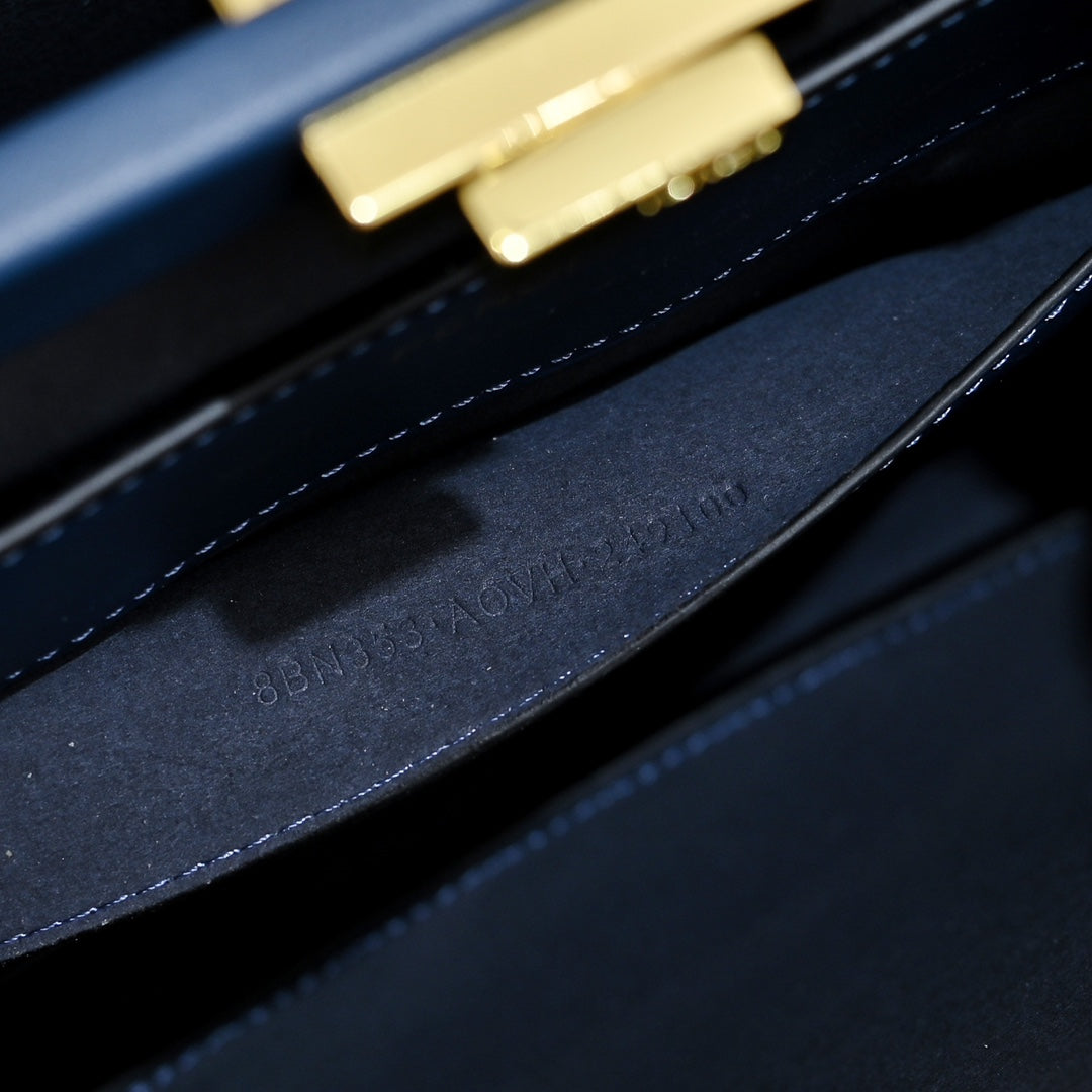 B1P36F98 Popular leather bag