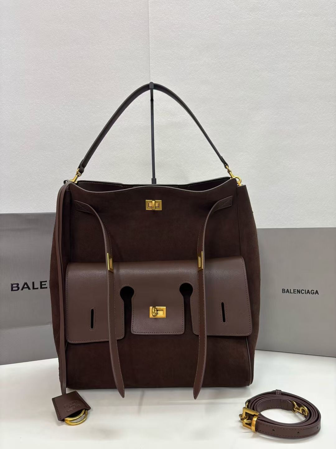 B1P36J121 Popular leather bag