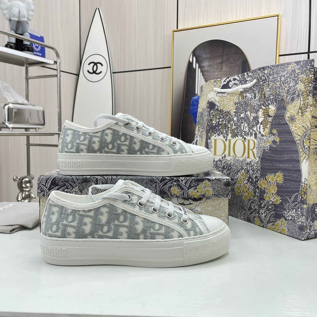 Z1XD65 Popular shoes