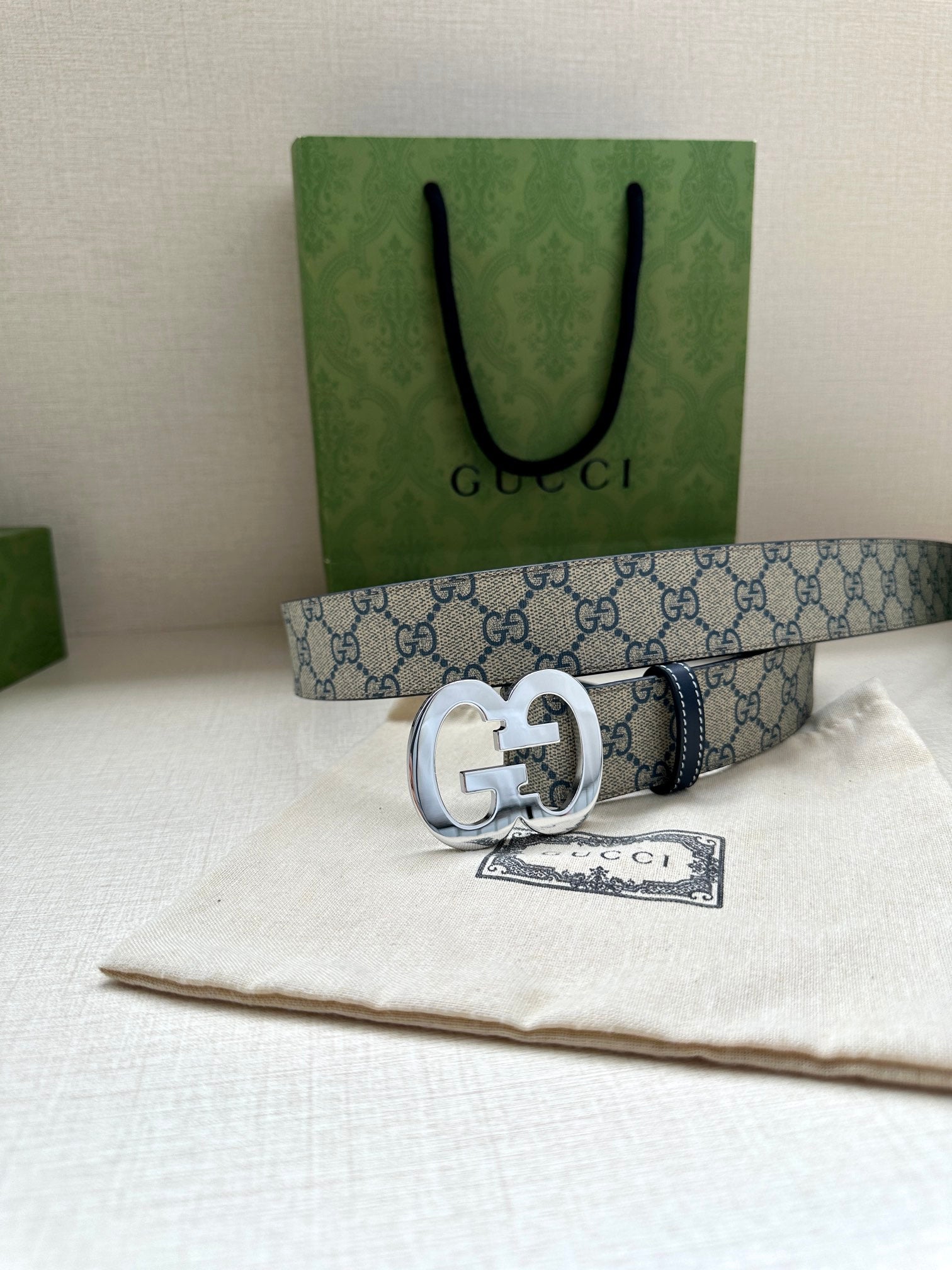 P1R55B210 Popular  High quality belt With full package
