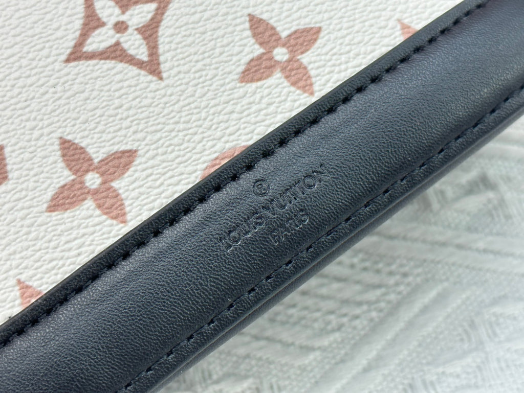 B1X55E20 Popular leather bag