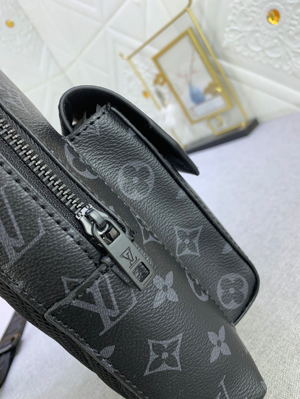 B12X44E340 Popular leather bag 