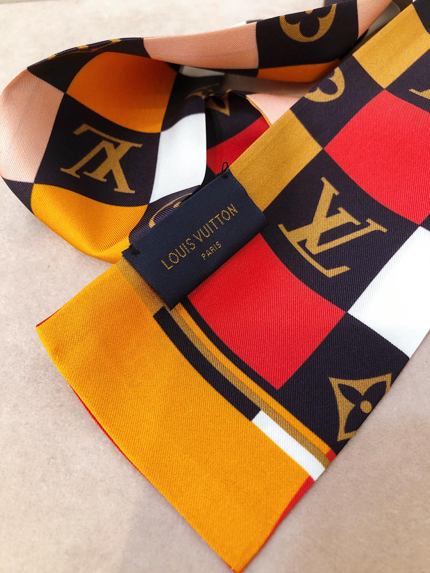 W1Z25E177  Popular Silk Scarve