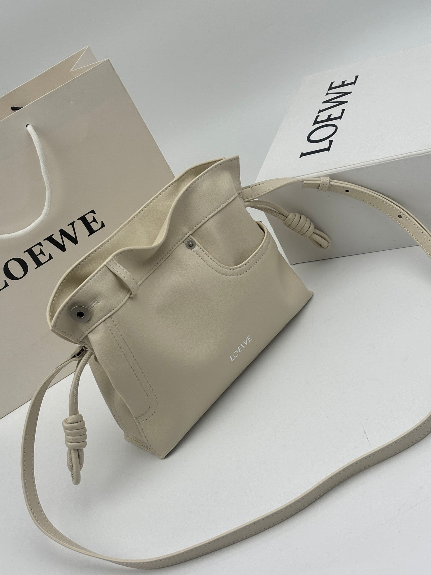 B1P36A47 Popular leather bag