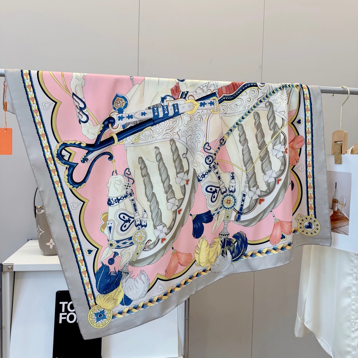 W1N36H9 Popular Silk Scarve