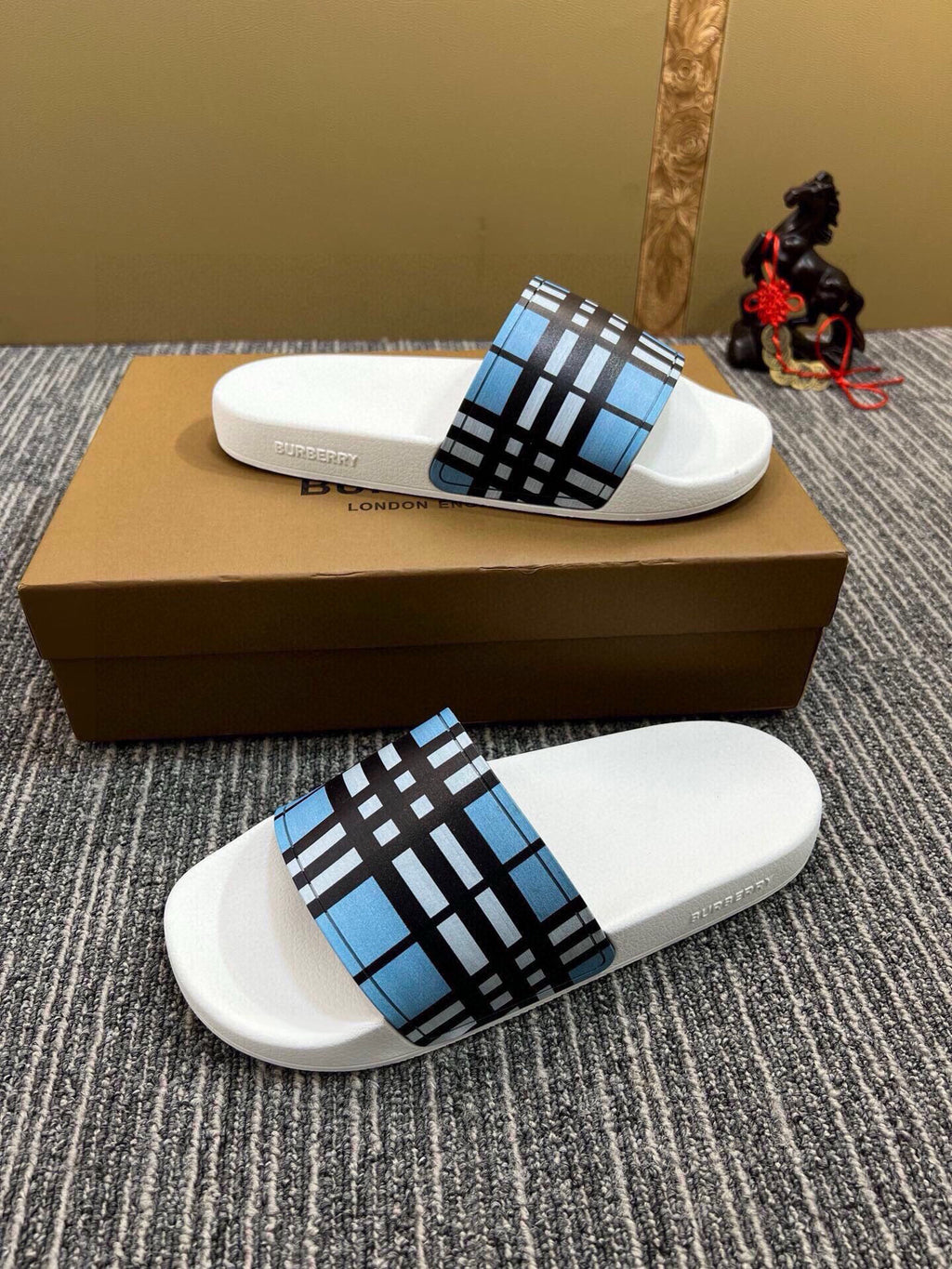 Z5Z35R262 Popular Slippers