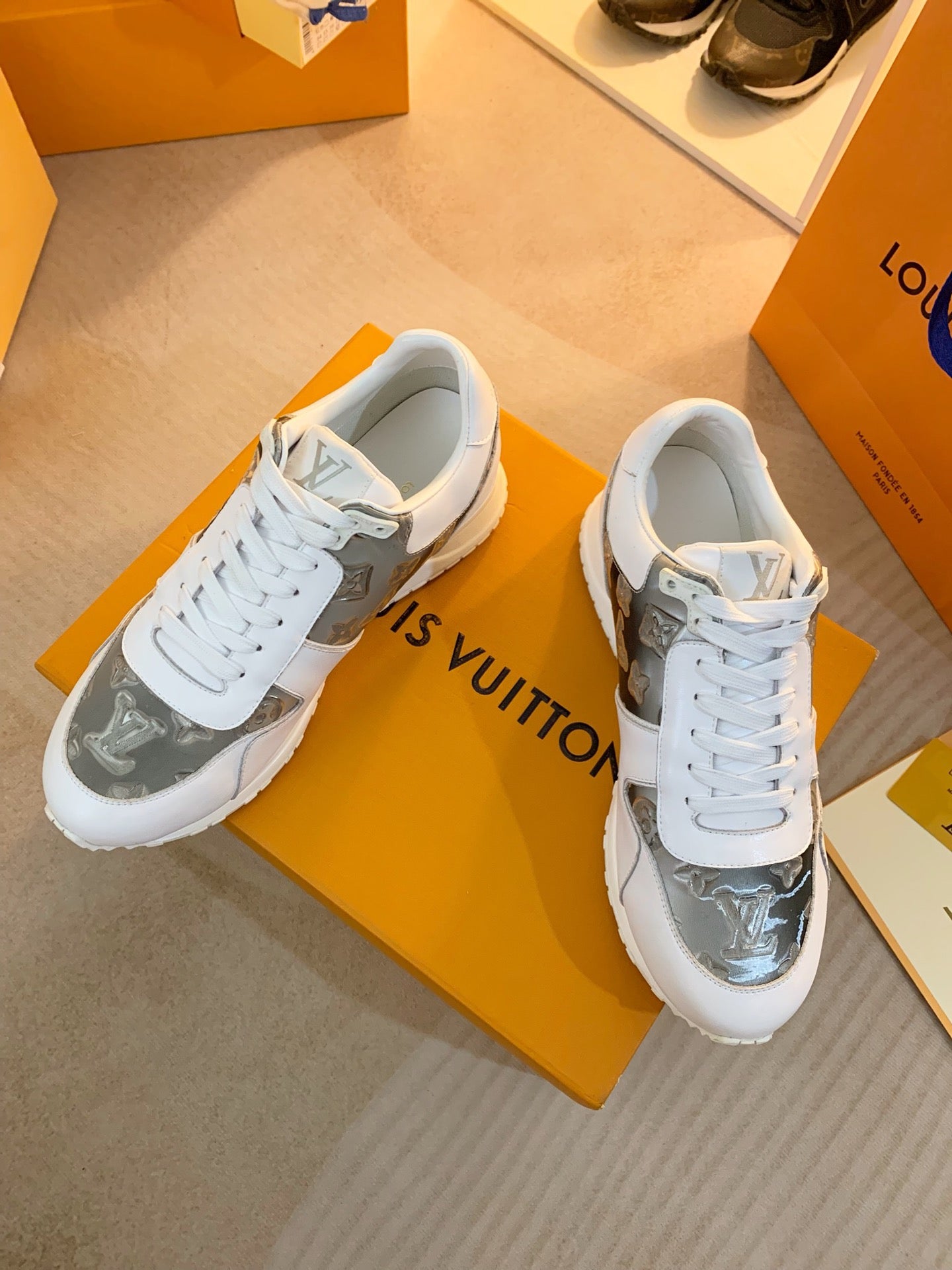 Z2Q95E100 Popular high-quality  shoes