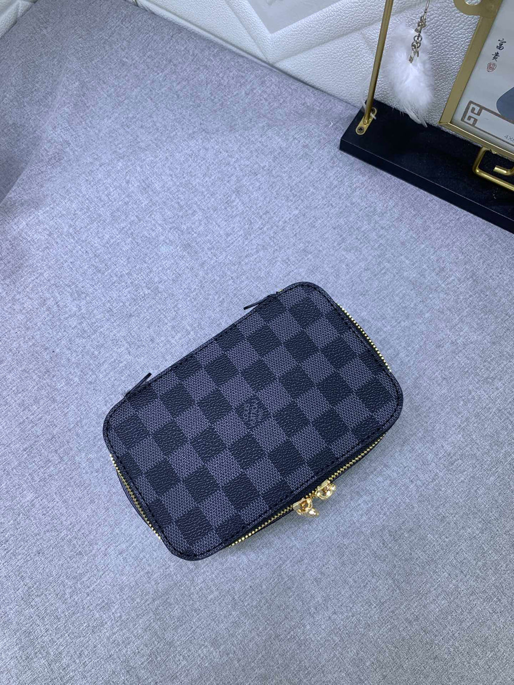 B1X34E272 Popular  leather bag 
