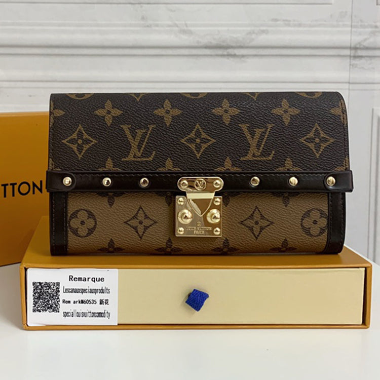 B1X41E10 Popular leather wallets