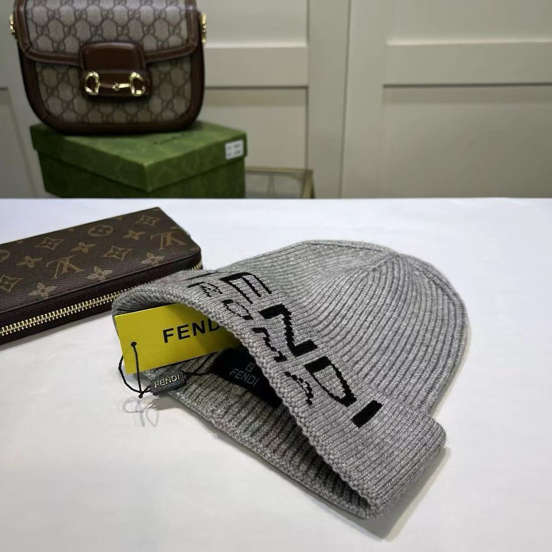 M1R86F47 Popular hats