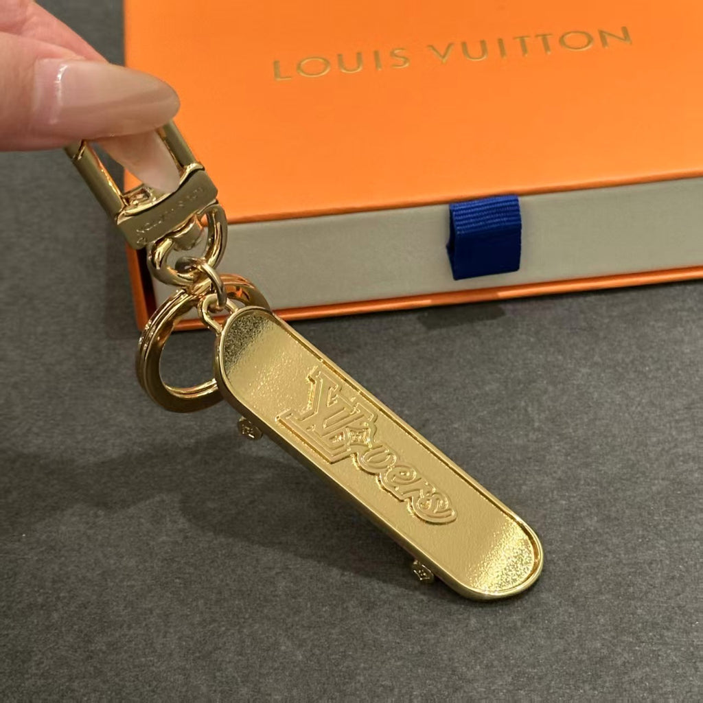 A1Q3105E25 Popular bag 's charms accessories