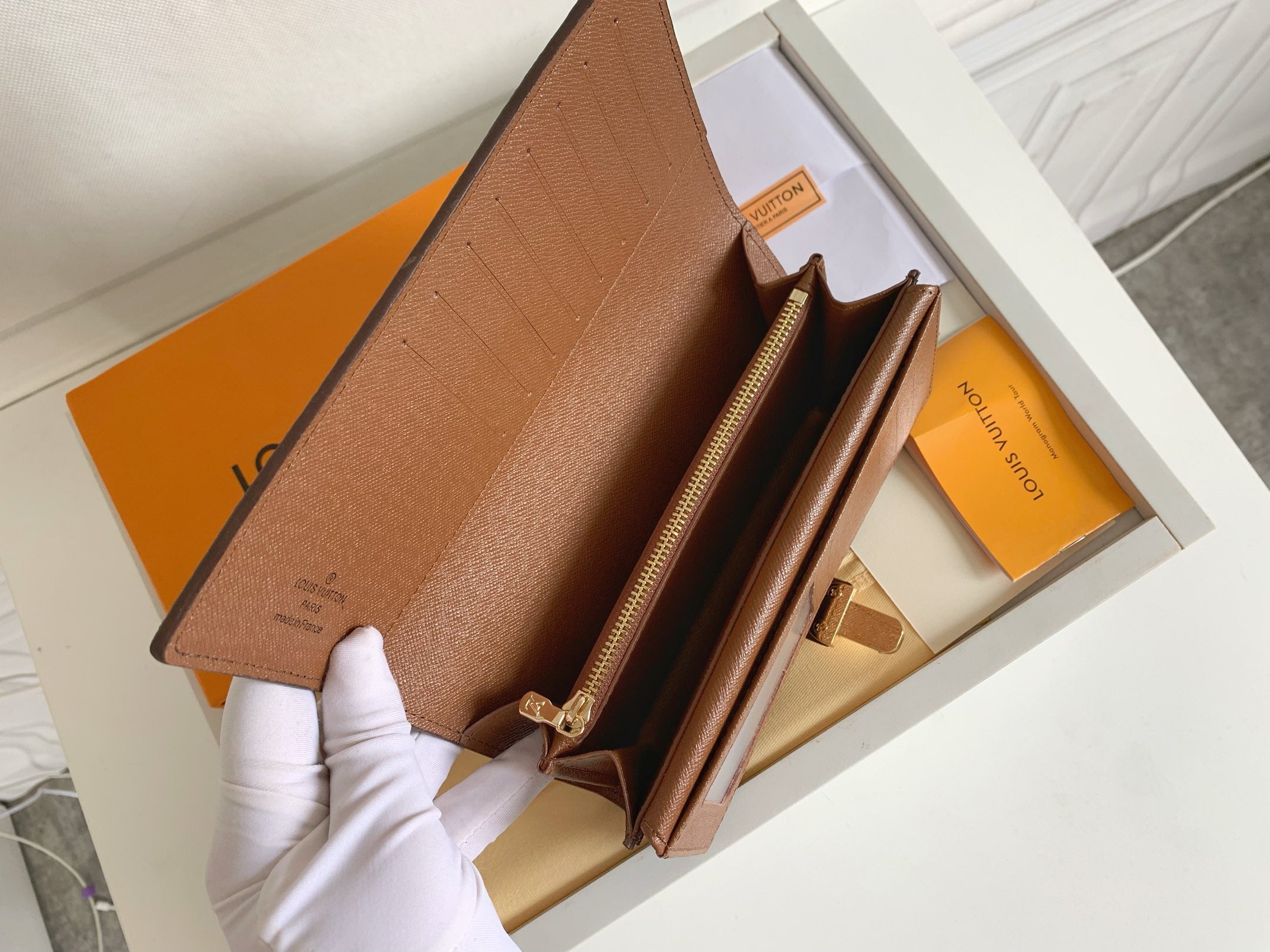B1X104E73 Popular   leather wallets with package