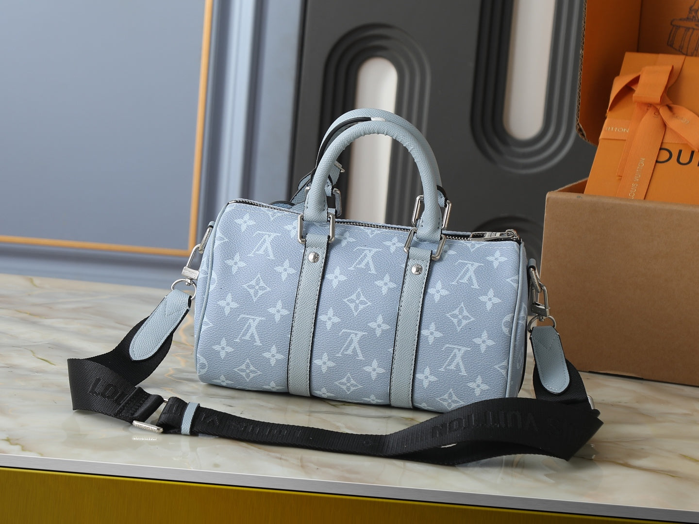 B1R76E52 Popular leather bag