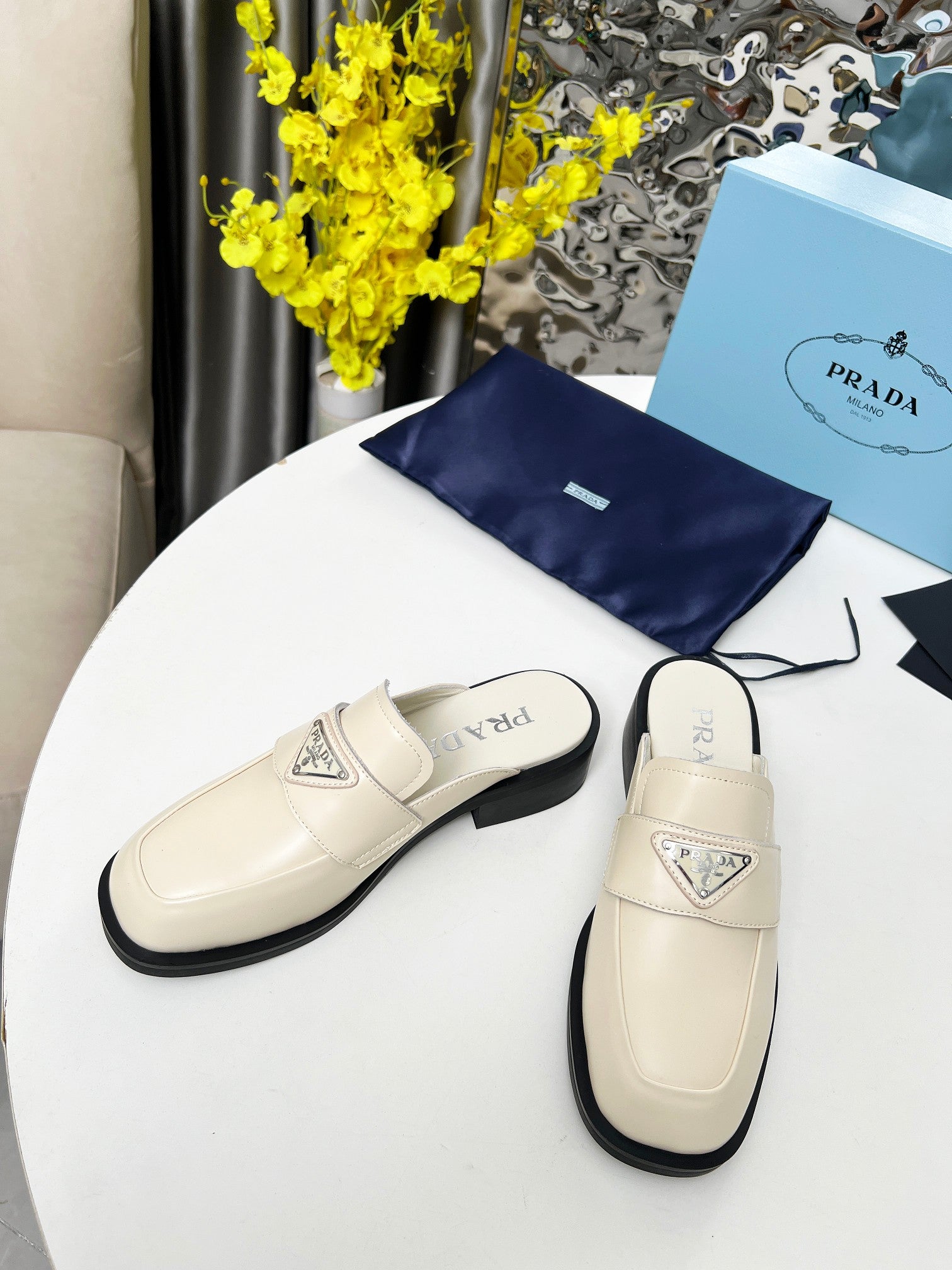 Z2Q105P403 Popular high-quality leather Shoes
