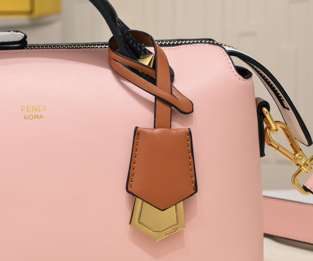 B12X43F132 Popular leather bag 