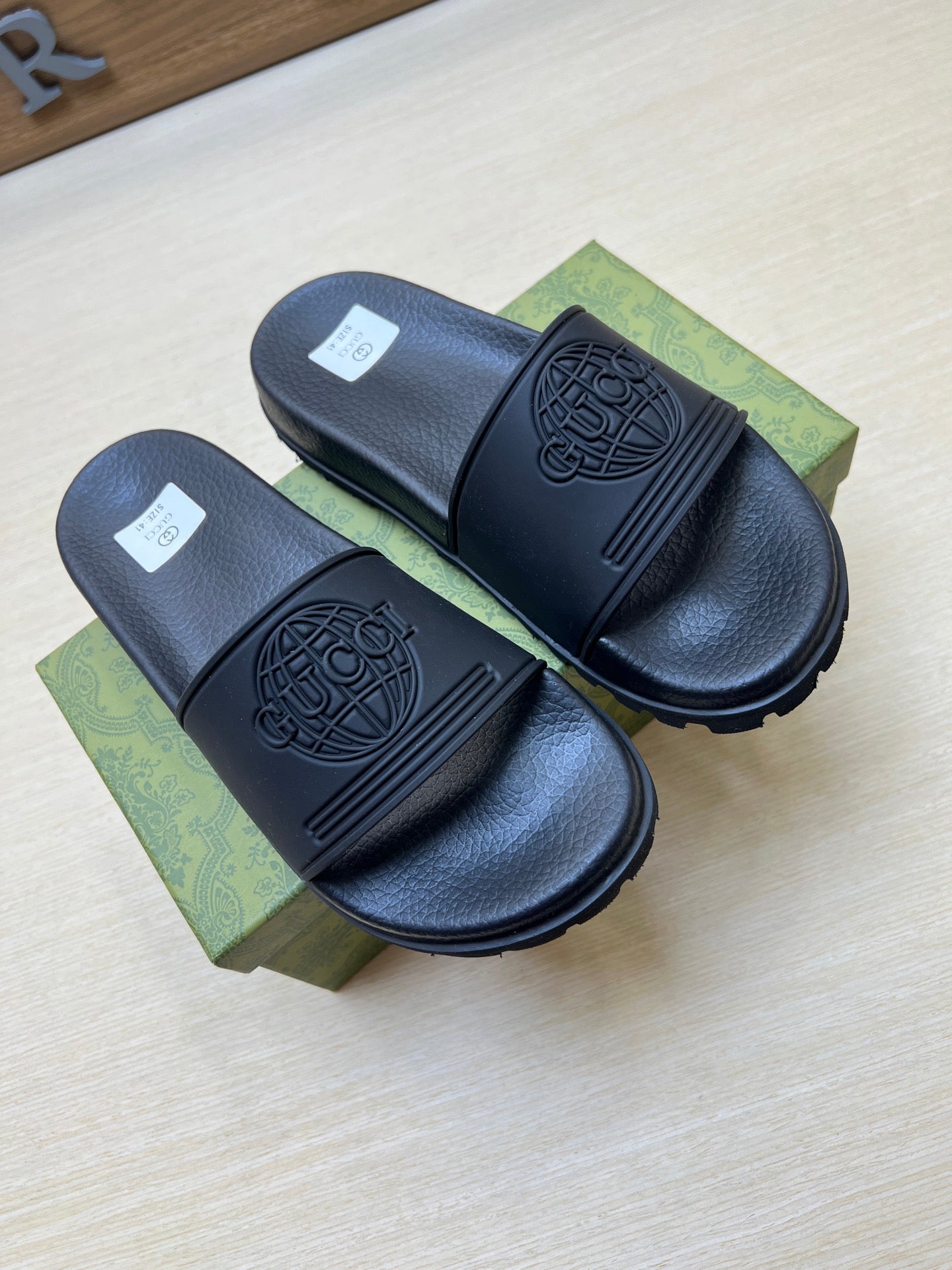 Z5R66B23 Popular  Slippers