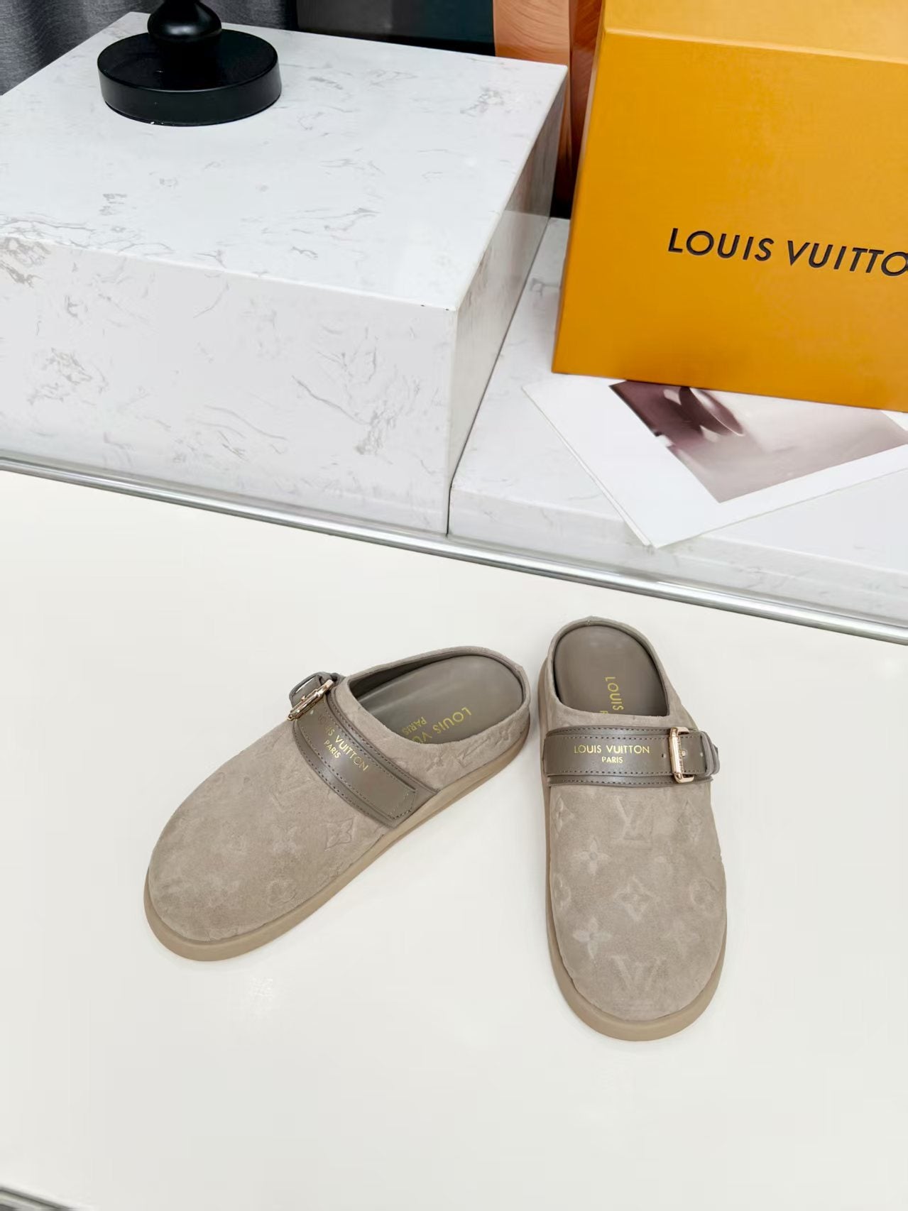Z2Q105E255 Popular high-quality Shoes