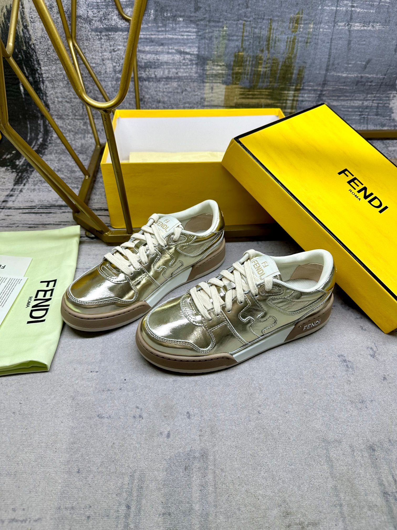 Z2N95F13  Popular high quality shoes