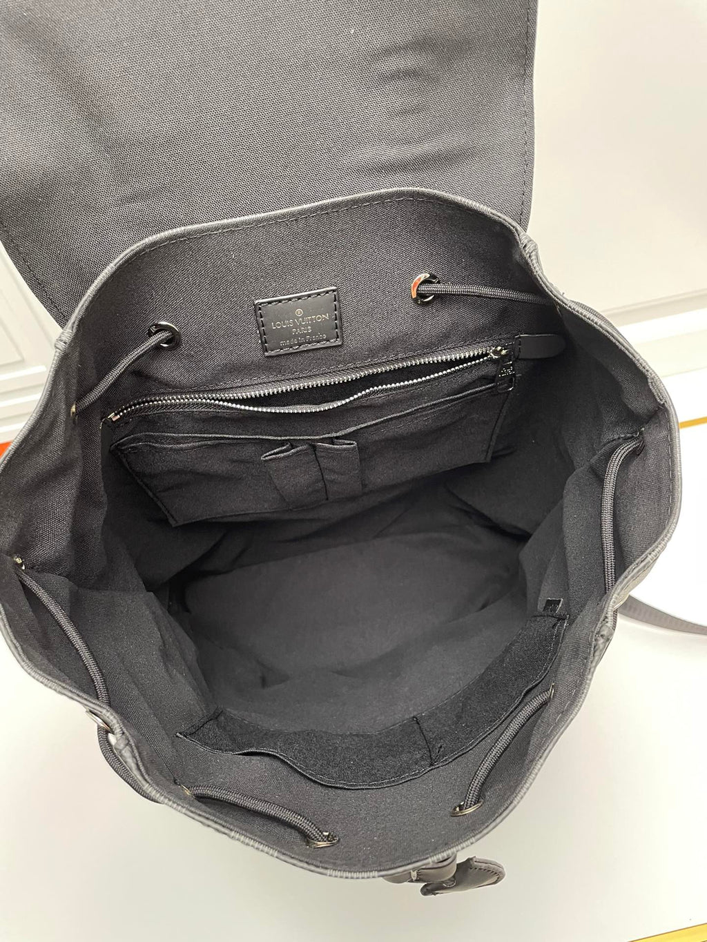 B1W15E68 Popular  leather Backpacks