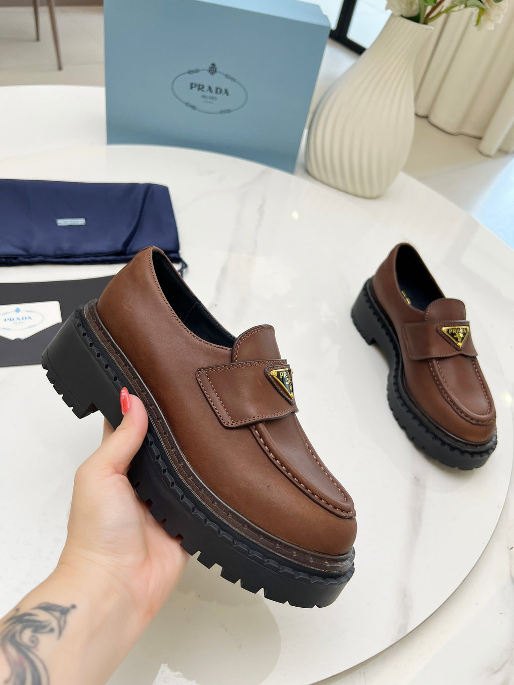 Z2Q105P409 Popular high-quality Shoes