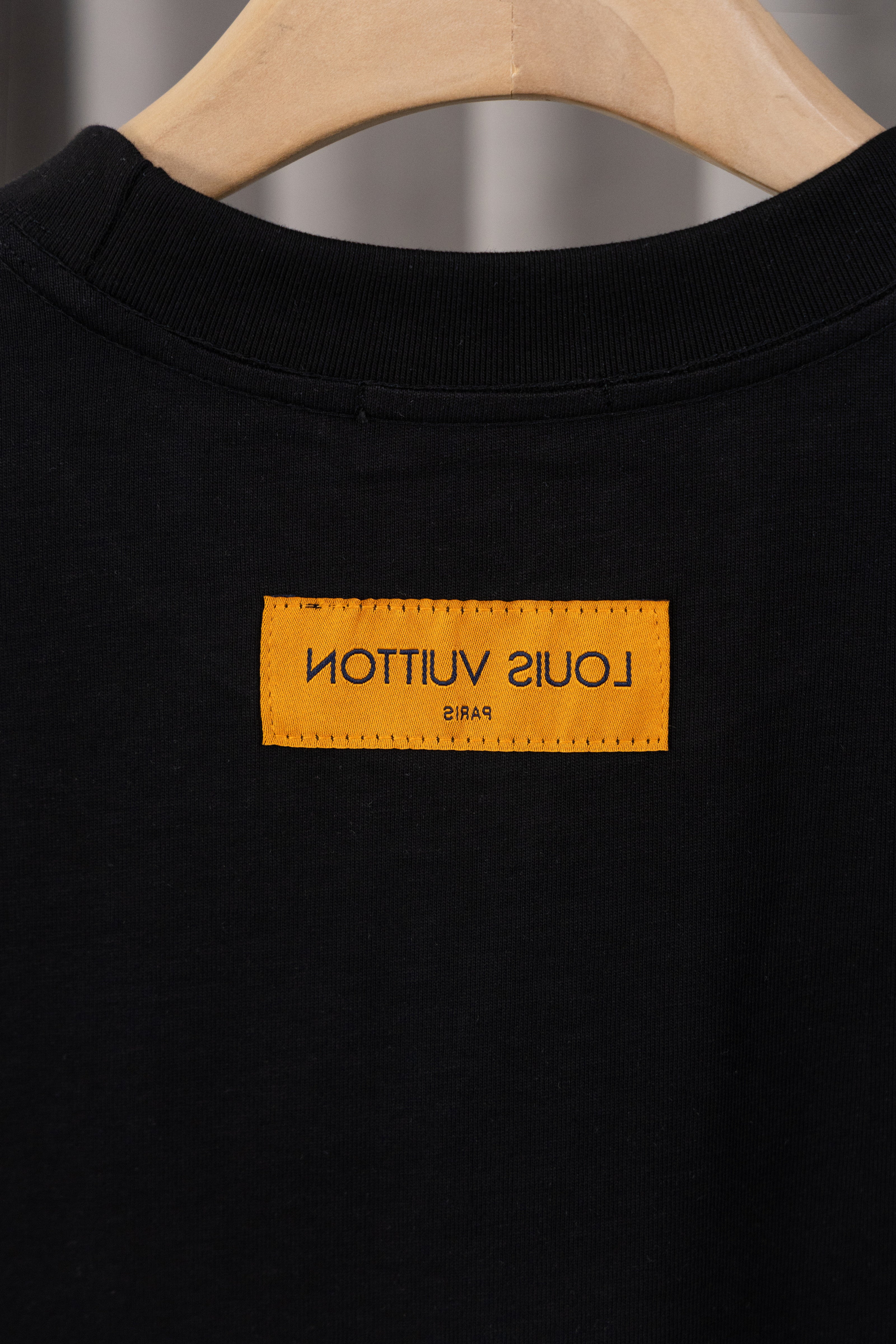 U1P36E137 Popular T-shirts