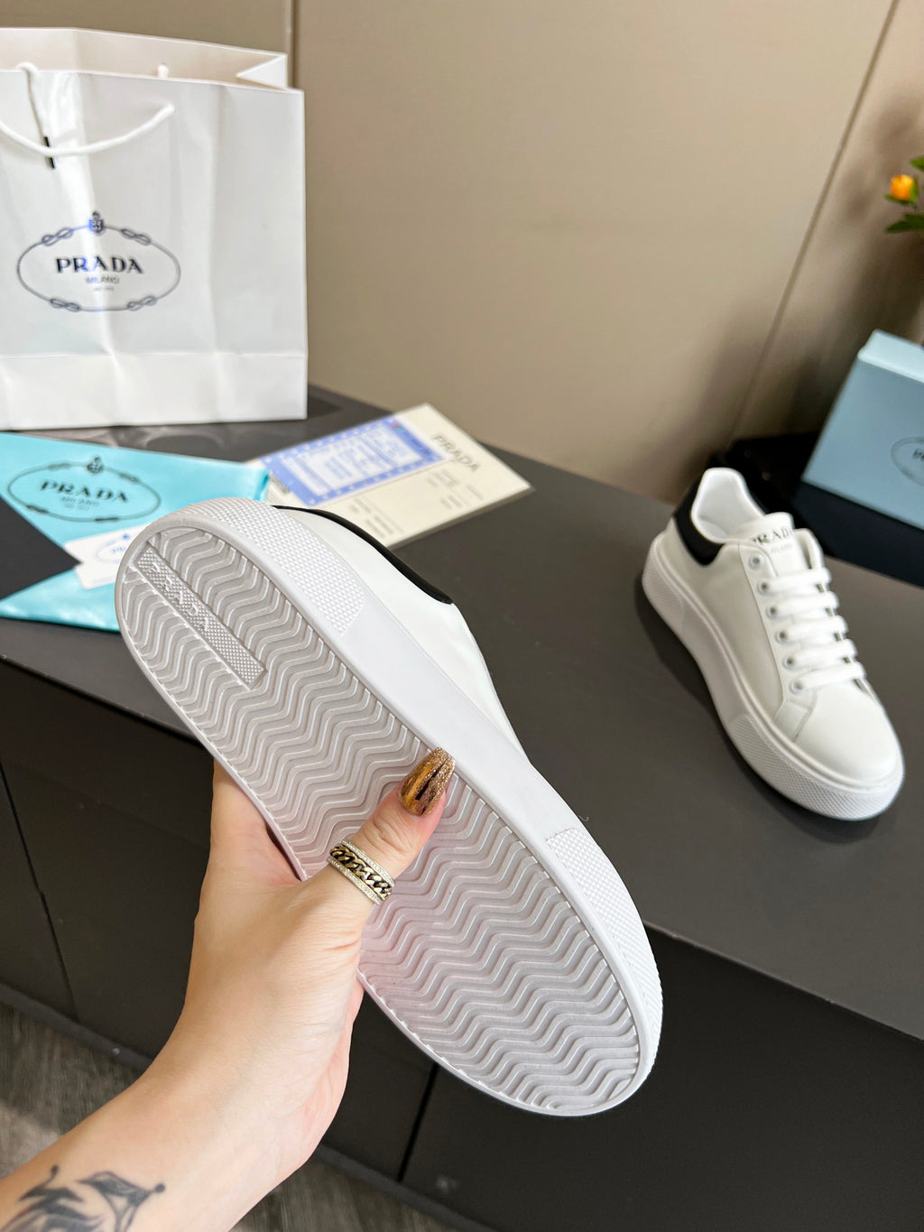Z2Q105P251 Popular high-quality Shoes