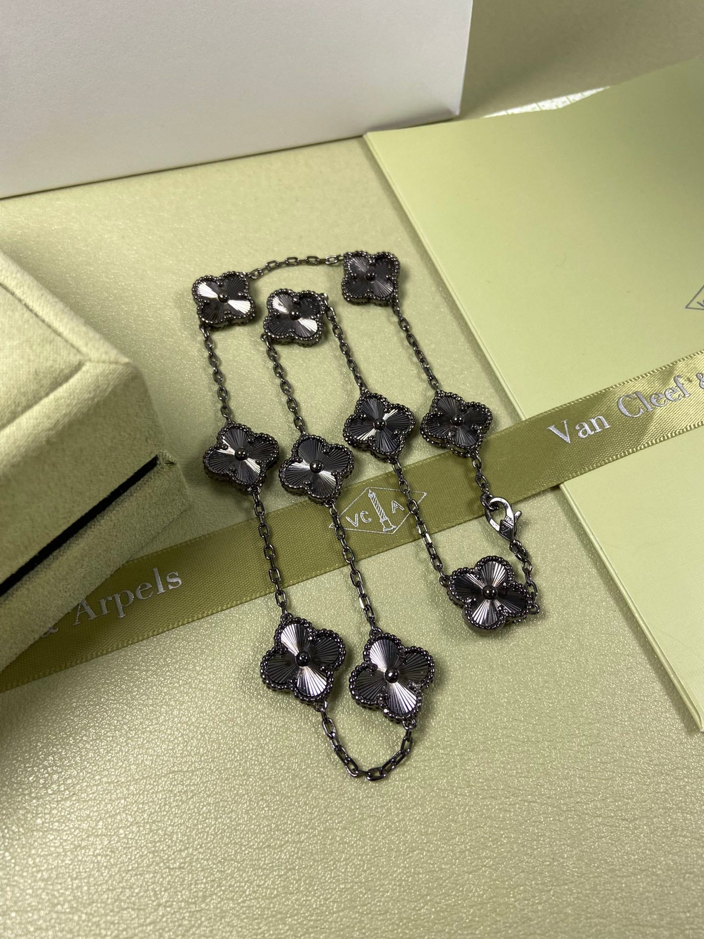X5X94VA185K  Popular rings,earrings, bracelets,necklaces
