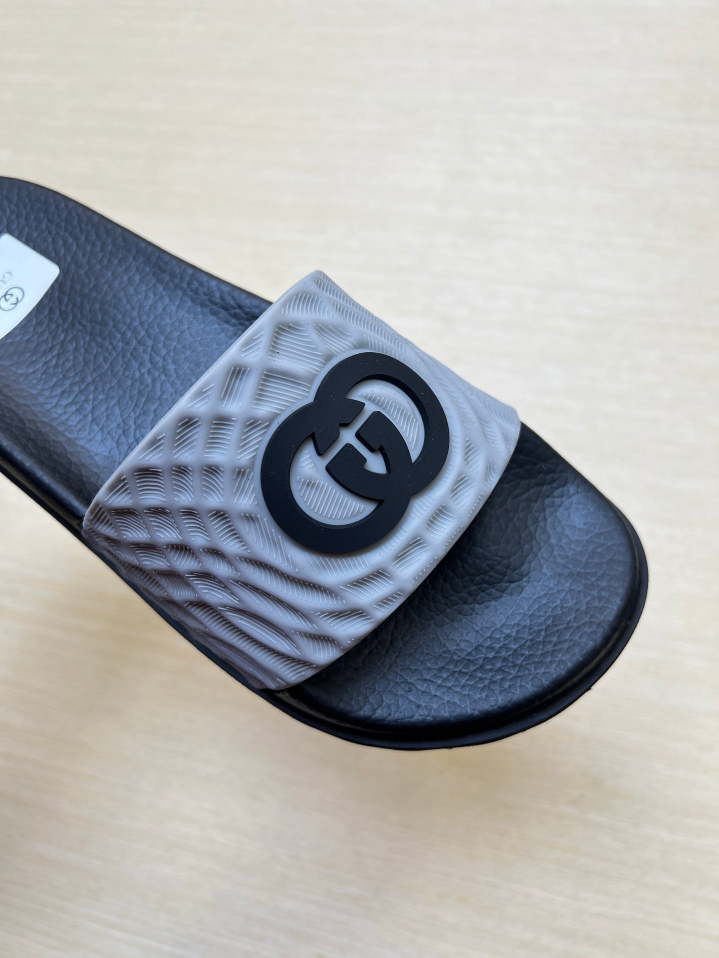 Z5R66B30 Popular Slippers