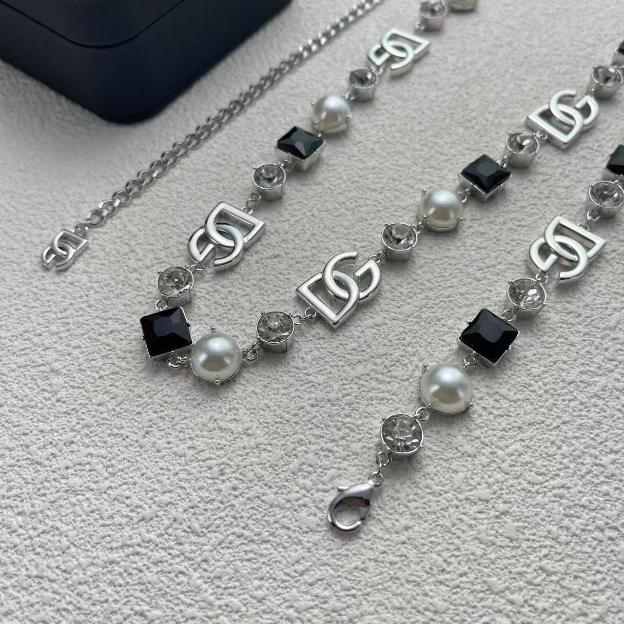 X1Q85A245X Popular Necklace