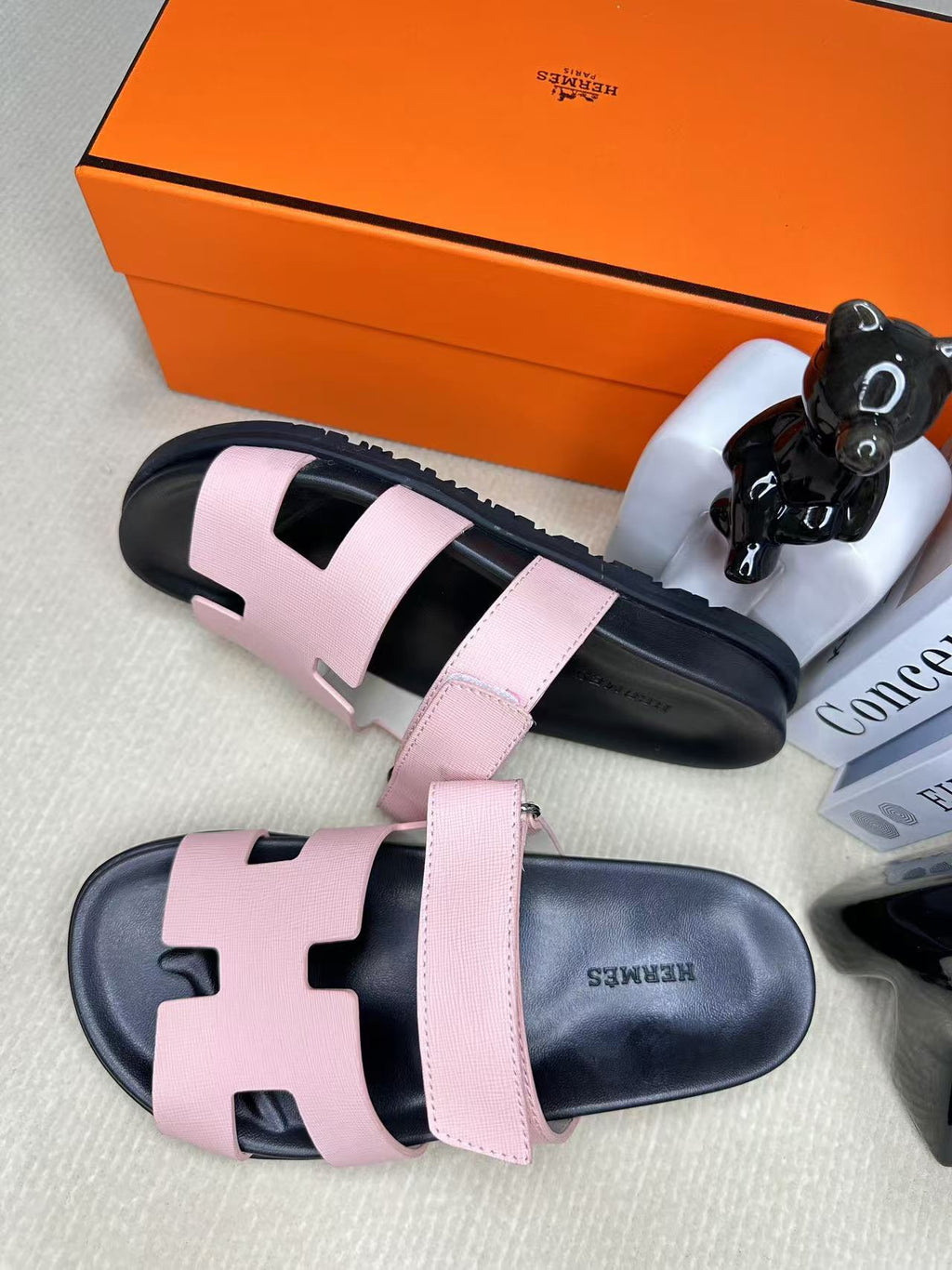 Z2Q55H28 Popular leather shoes