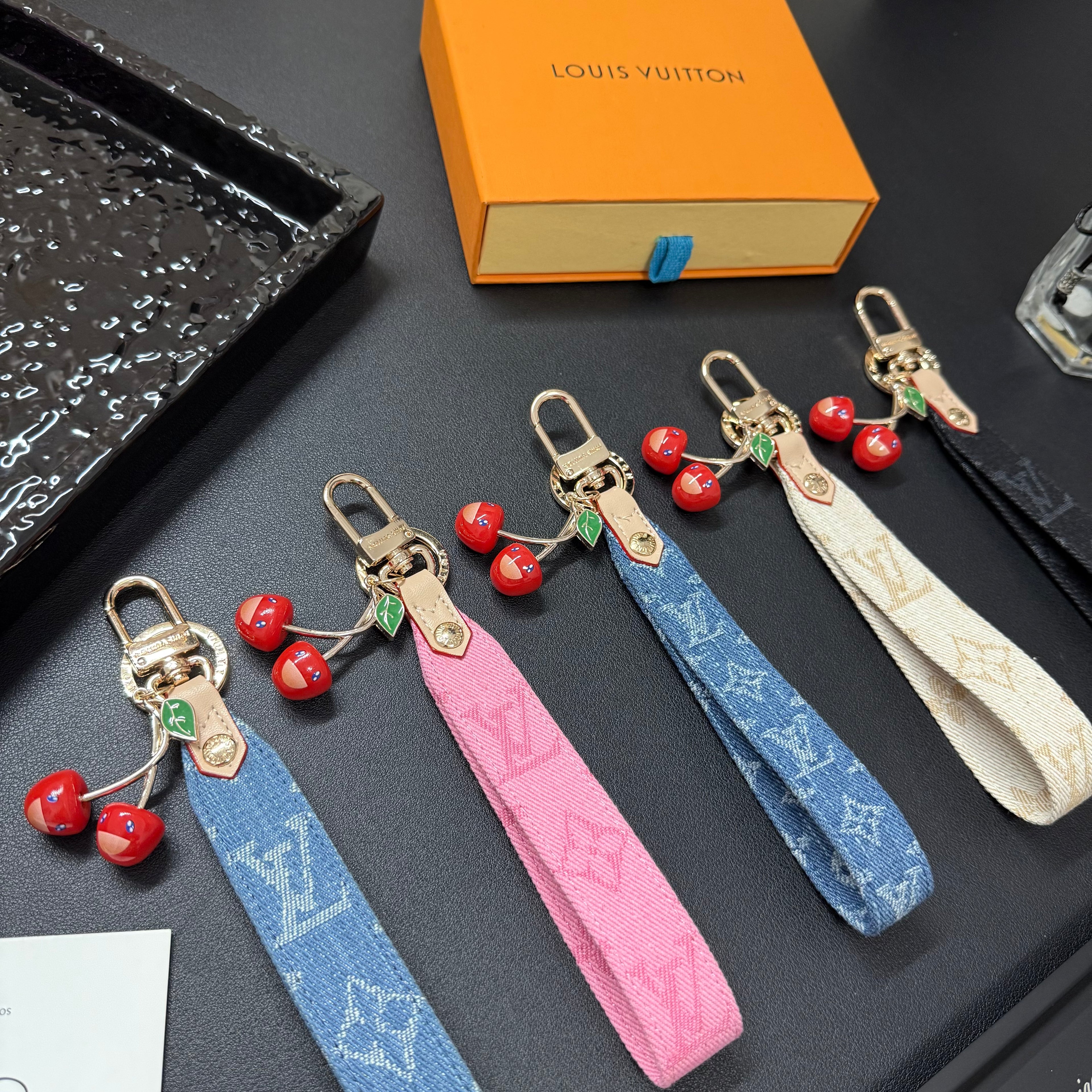 A1Q95E4 Popular bag 's charms accessories