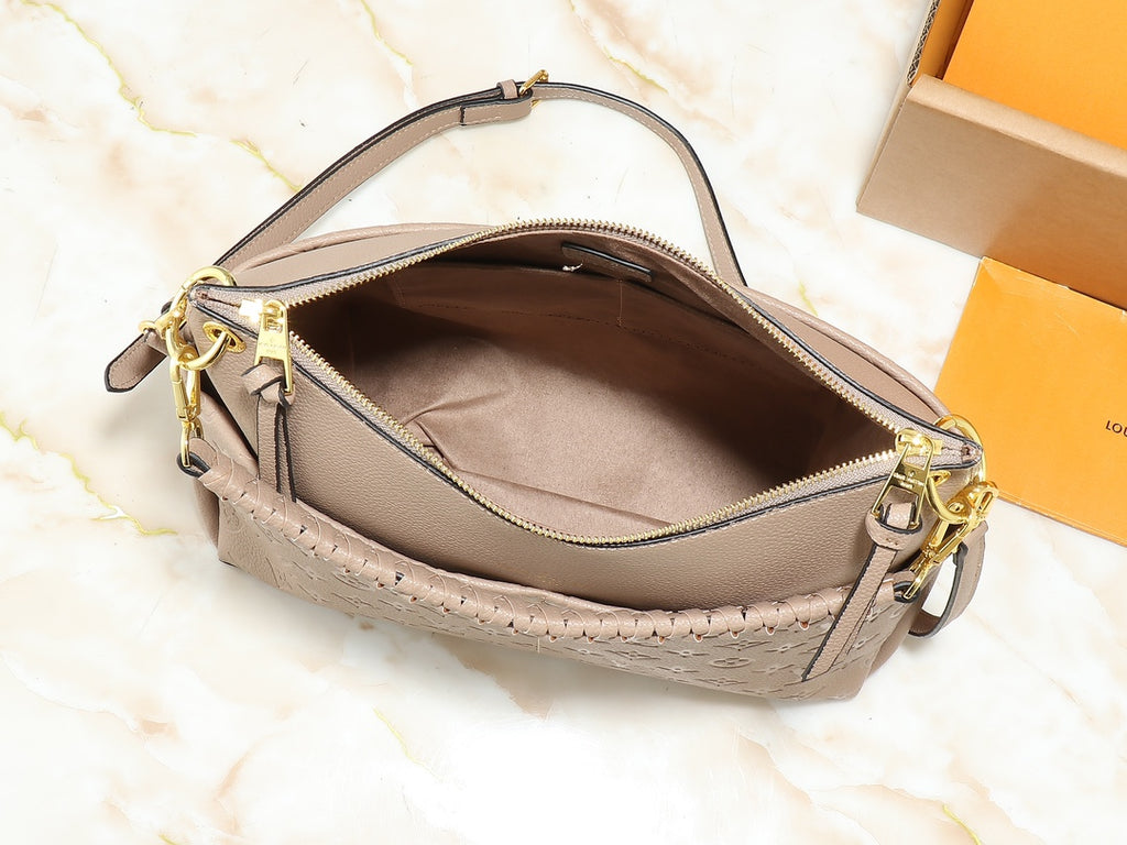B1W35E115 Popular leather bag