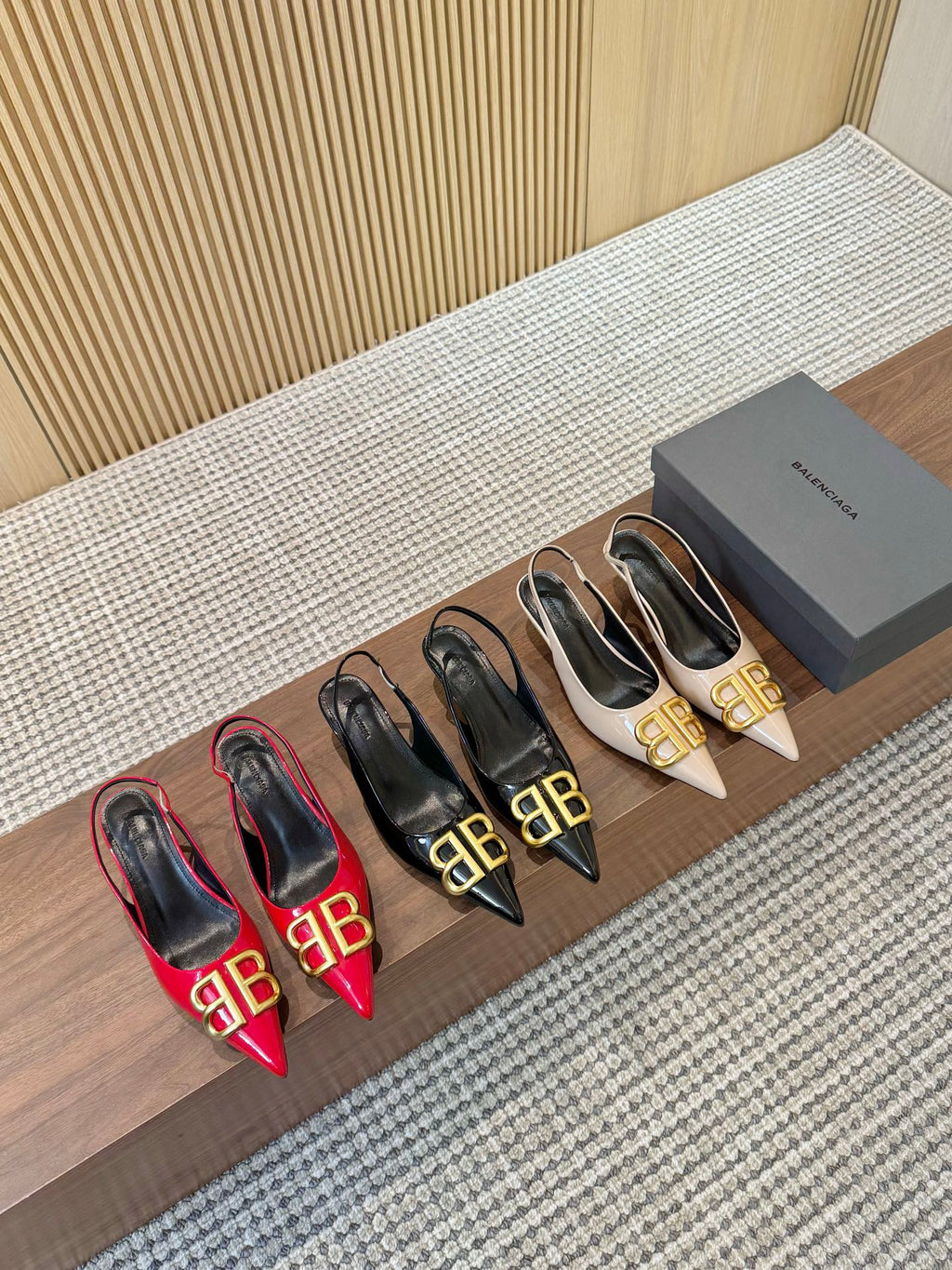 Z2Q55J45 Popular  leather High heels