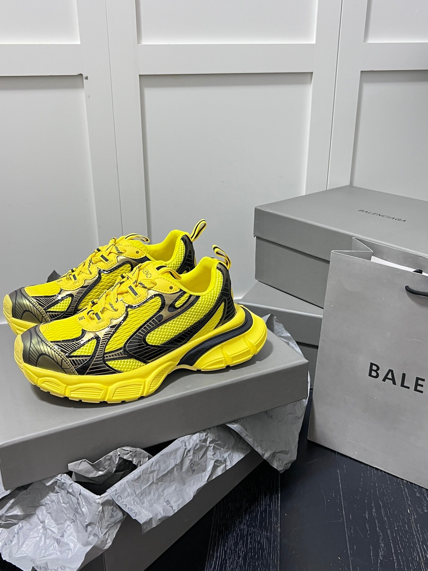 Z1Z54J115 Popular shoes