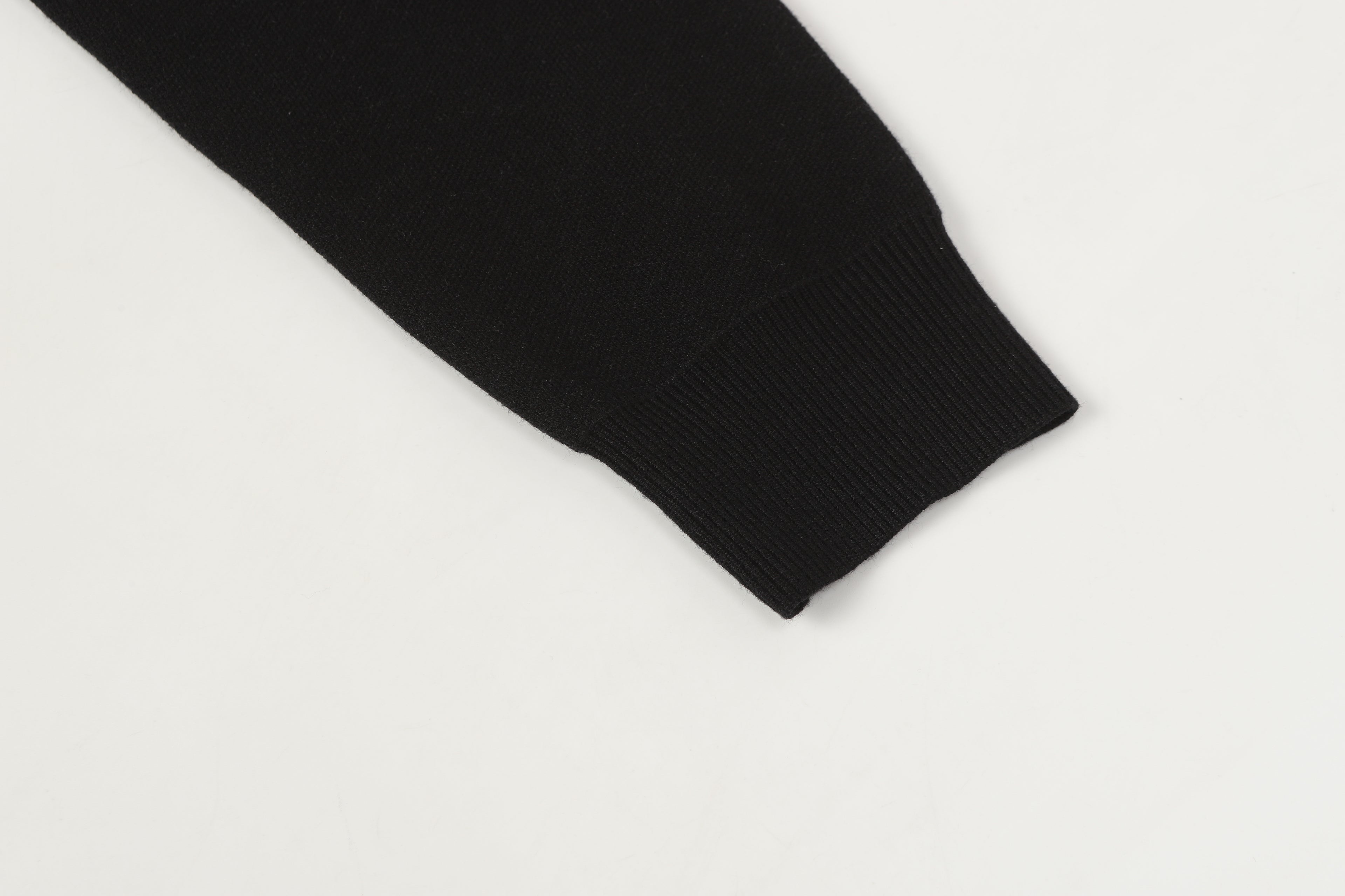 U1Z05J402 Popular Sweaters