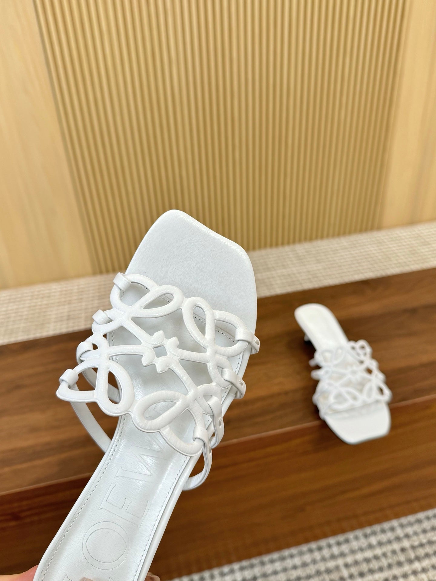 Z2X66A20 Popular high-quality leather Shoes