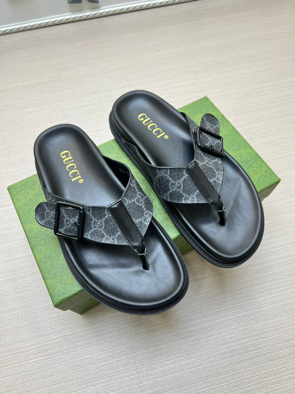 Z5ZB92 Popular slippers