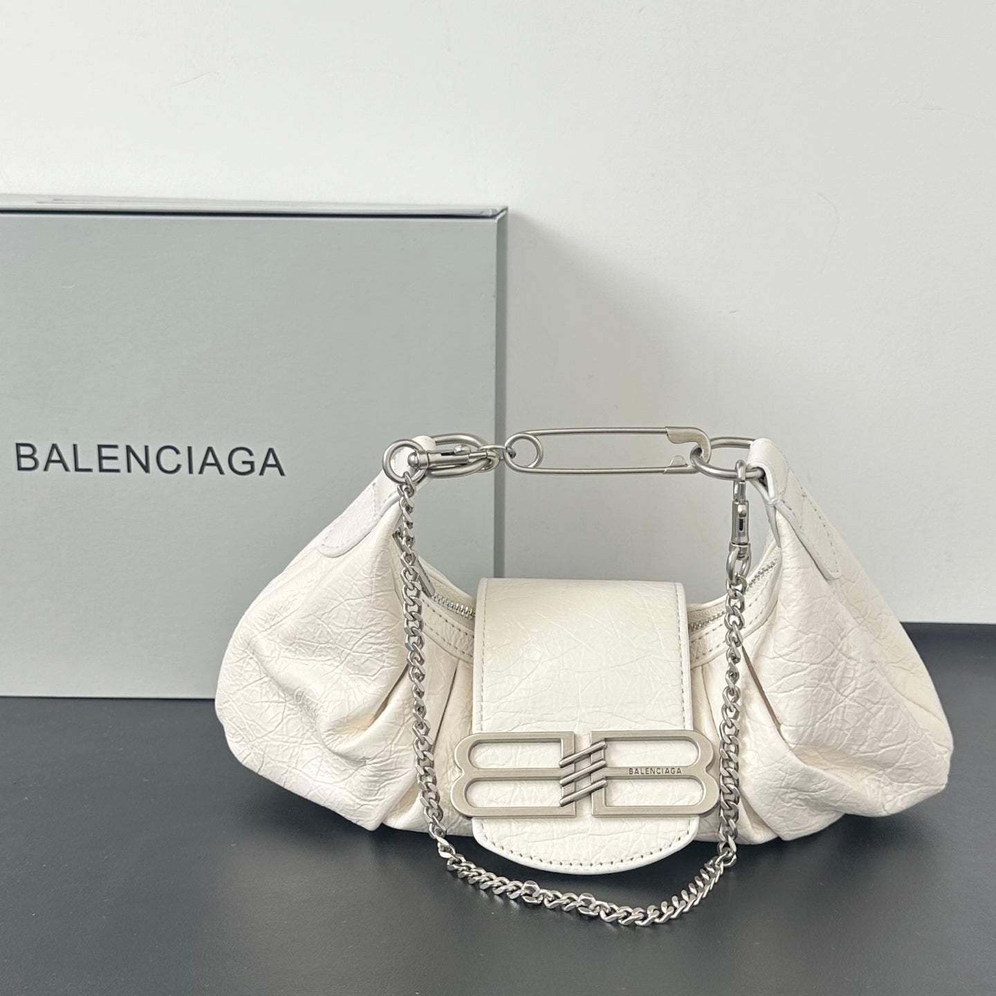 B1P36J119 Popular leather bag