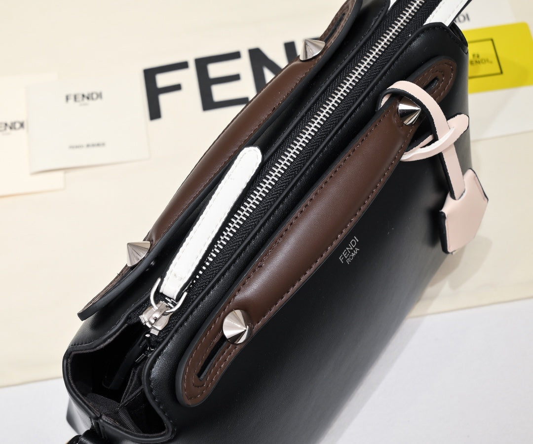 B12X43F132 Popular leather bag 