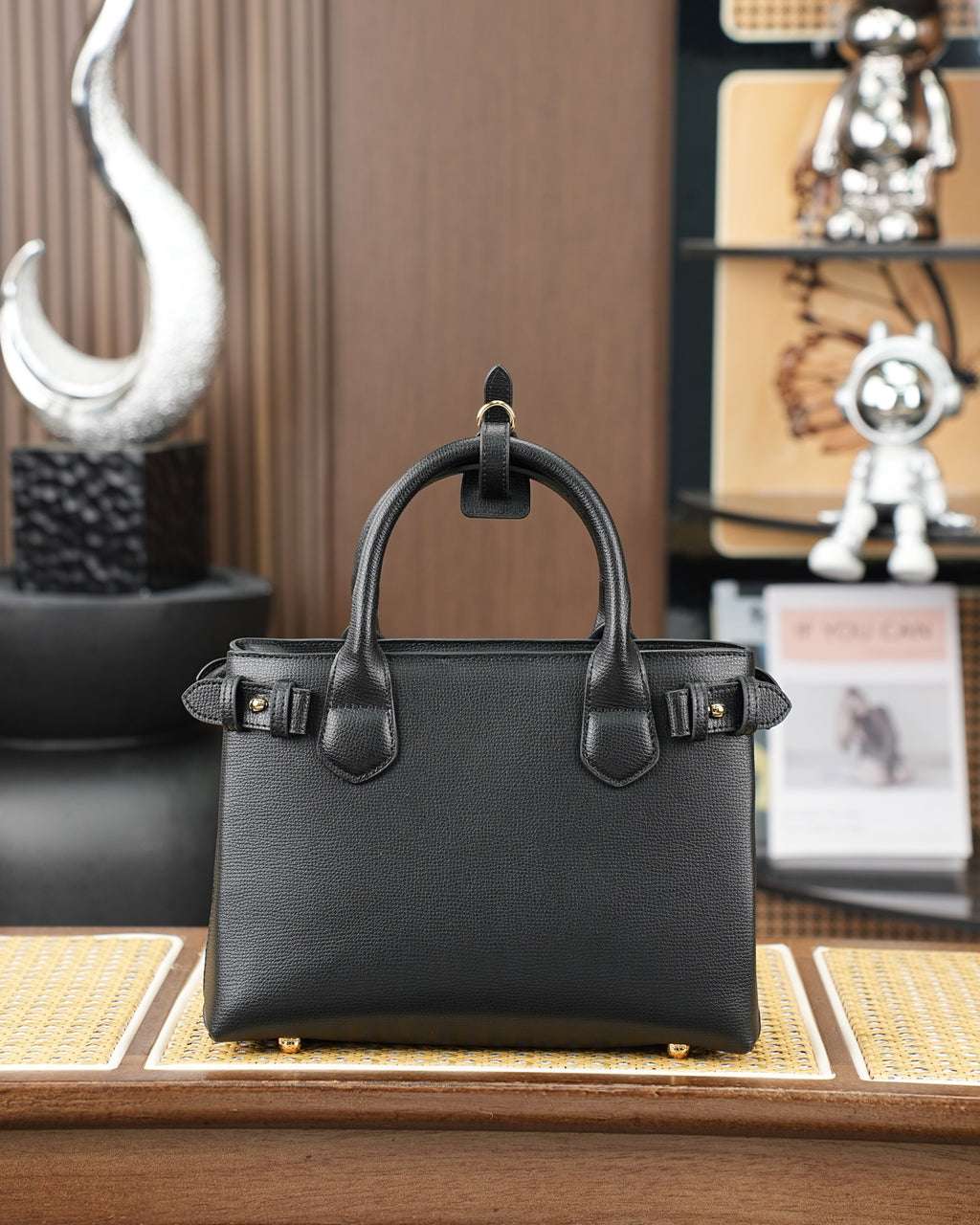 B1R76R20  Popular leather bag