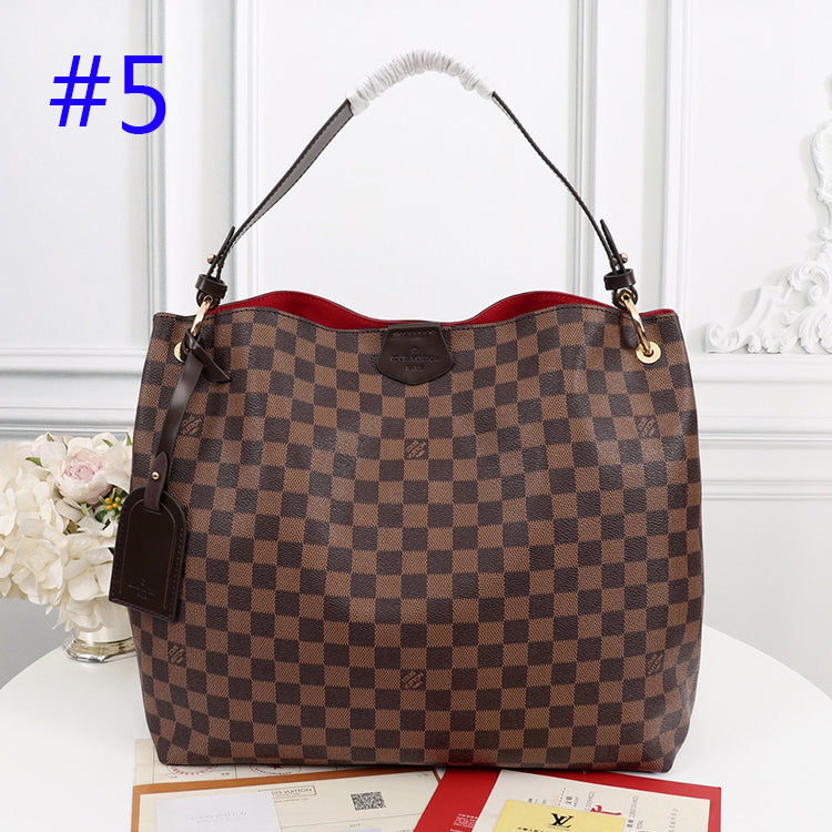 B1P11E84 Popular leather bag 