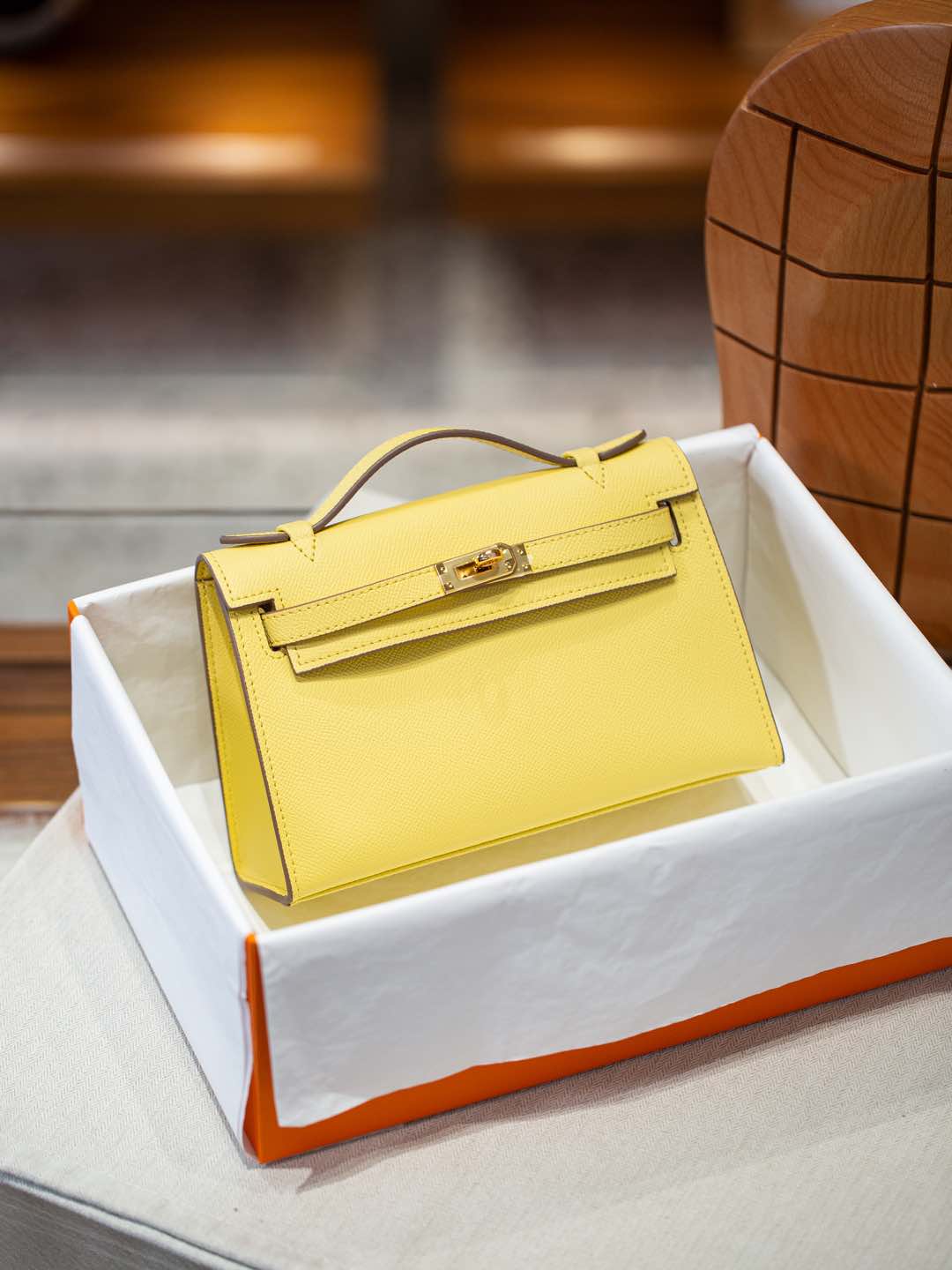 B1R66A5 Popular leather bag