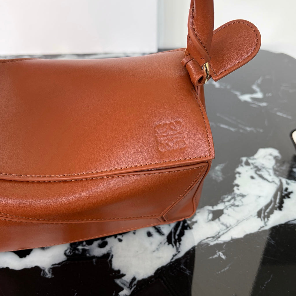 B1R66A16 Popular leather bag