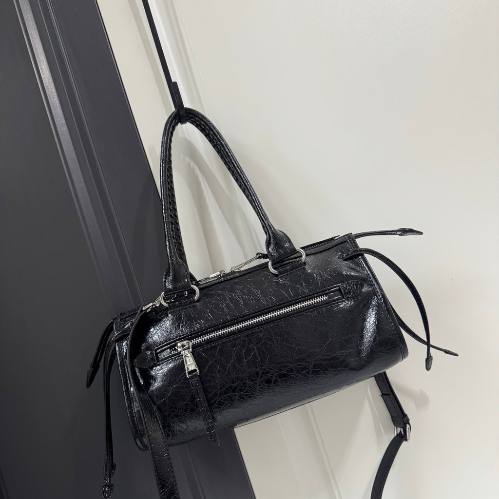 B1R76A21 Popular leather bag