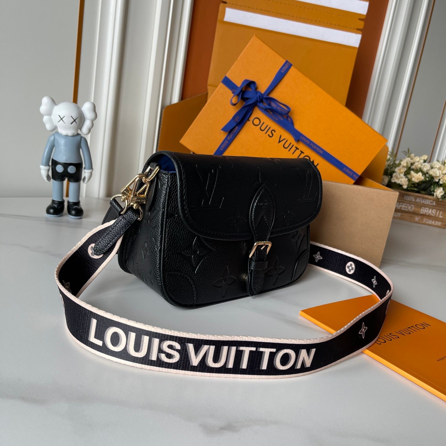 B1P36E38 Popular leather bag